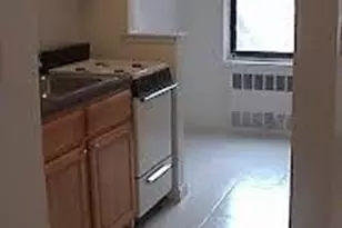 87-20 175th St, Jamaica, NY 11432 - Photo 5