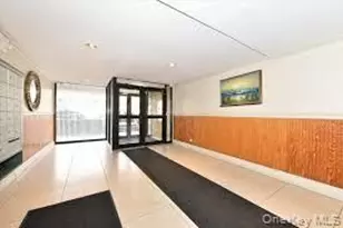 87-20 175th St, Jamaica, NY 11432 - Photo 3