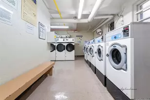 87-20 175th St, Jamaica, NY 11432 - Photo 7