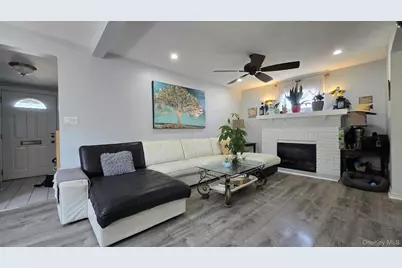 170 E Mineola Avenue, Valley Stream, NY 11580 - Photo 3