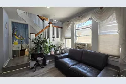 170 E Mineola Avenue, Valley Stream, NY 11580 - Photo 5