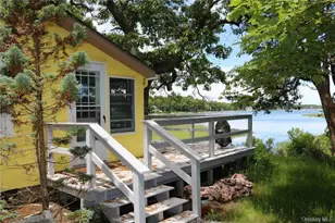 875 Fleetwood Rd, Cutchogue, NY 11935 - Photo 3