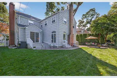 53 Eakins Road, Manhasset, NY 11030 - Photo 33