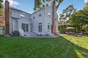 53 Eakins Rd, Manhasset, NY 11030 - Photo 33