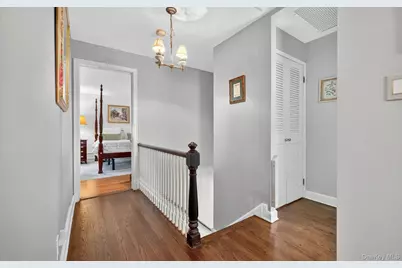 53 Eakins Road, Manhasset, NY 11030 - Photo 19