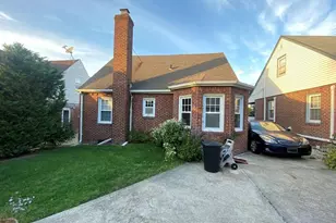 10 Purdy Ct, Rockville Centre, NY 11570 - Photo 3