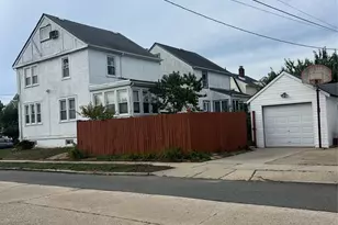 90 Pearsall Ave, Lynbrook, NY 11563 - Photo 3