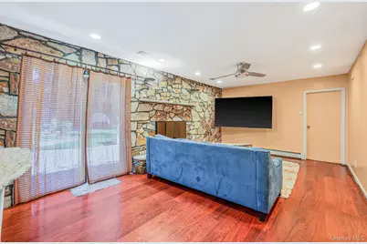 19 Dumond Place, Coram, NY 11727 - Photo 15