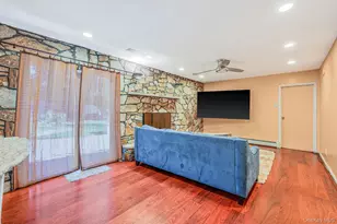 19 Dumond Pl, Coram, NY 11727 - Photo 15