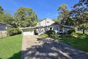 3 Broadway, Ronkonkoma, NY 11779 - Photo 3