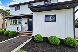 109 North Dr, Massapequa, NY 11758 - Photo 3