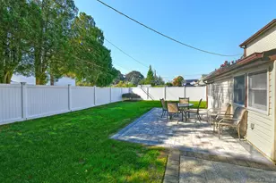 114 Twig Ln, Levittown, NY 11756 - Photo 17