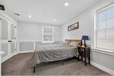 88 Bayview Avenue W, Lindenhurst, NY 11757 - Photo 17