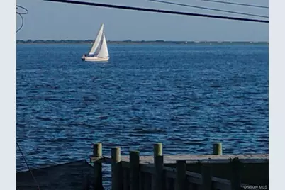 88 Bayview Avenue W, Lindenhurst, NY 11757 - Photo 23