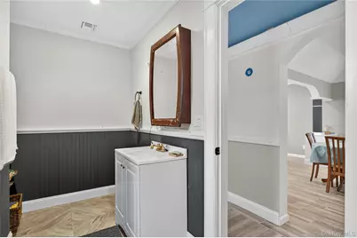 88 Bayview Avenue W, Lindenhurst, NY 11757 - Photo 17