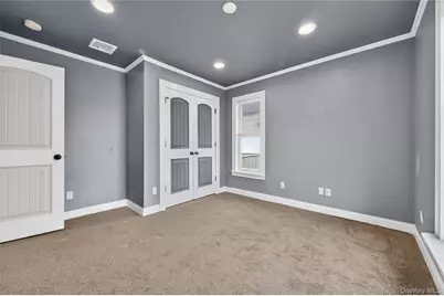 88 Bayview Avenue W, Lindenhurst, NY 11757 - Photo 19