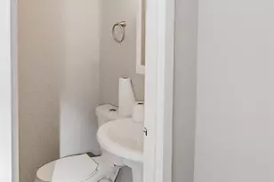 100 Glen Hollow Dr, Port Jefferson Station, NY 11776 - Photo 9