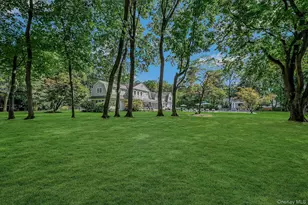 192 Burtis Ln, Muttontown, NY 11791 - Photo 47