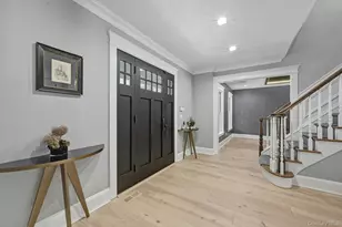 192 Burtis Ln, Muttontown, NY 11791 - Photo 3