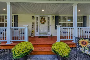 3 Farmhouse Dr, Ridge, NY 11961 - Photo 5