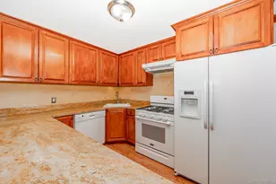 86-09 77th Ave, Glendale, NY 11385 - Photo 15