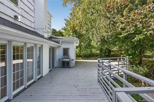 39 Hummingbird Dr, East Hills, NY 11576 - Photo 27