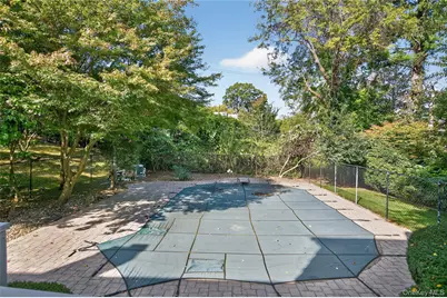 39 Hummingbird Drive, East Hills, NY 11576 - Photo 33