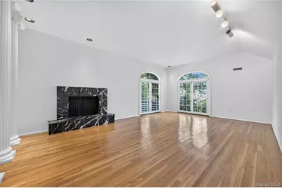 39 Hummingbird Drive, East Hills, NY 11576 - Photo 5