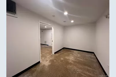 411 Jericho Turnpike, New Hyde Park, NY 11040 - Photo 19