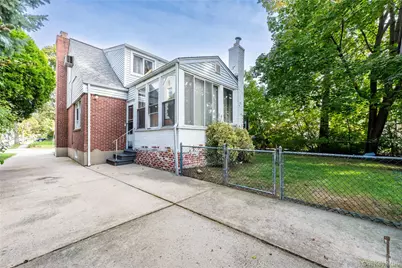 208 Dogwood Road, Valley Stream, NY 11580 - Photo 33