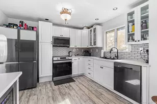 20 Malcolm St, Bellport, NY 11713 - Photo 3