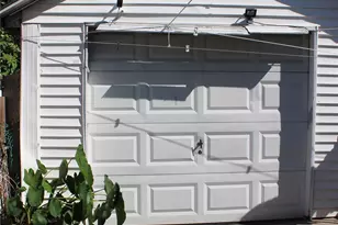 90-13 209th St, Queens Village, NY 11428 - Photo 11