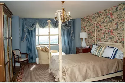 27110 Grand Central Parkway #19V, Floral Park, NY 11005 - Photo 17