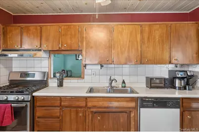 149 Avenue C, Holbrook, NY 11741 - Photo 3