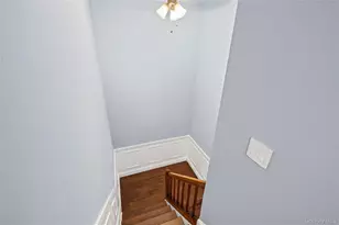 8 Potomac Ct, Coram, NY 11727 - Photo 9