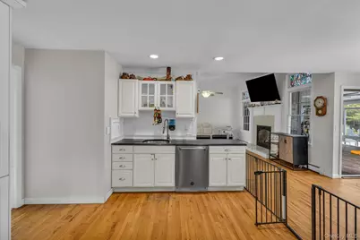 156 N Woods Road, Calverton, NY 11933 - Photo 21