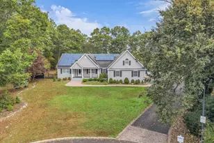 156 N Woods Rd, Calverton, NY 11933 - Photo 3