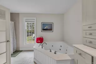 156 N Woods Rd, Calverton, NY 11933 - Photo 27