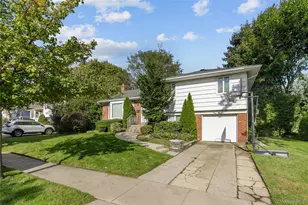 61 Mitchell Ave, Plainview, NY 11803 - Photo 21