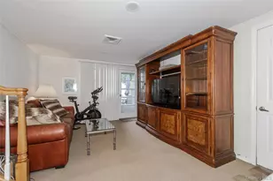 61 Mitchell Ave, Plainview, NY 11803 - Photo 13