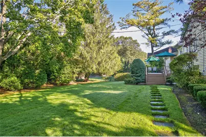 80 Walnut Drive, East Hills, NY 11576 - Photo 23