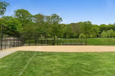 80 Walnut Drive, East Hills, NY 11576 - Photo 29