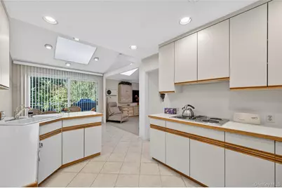 80 Walnut Drive, East Hills, NY 11576 - Photo 11