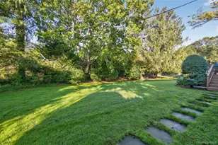 80 Walnut Dr, East Hills, NY 11576 - Photo 25