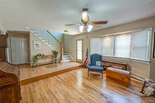 81 Kenwood Dr, Bohemia, NY 11716 - Photo 3