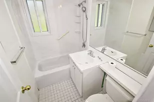 72 Edmunton Dr, North Babylon, NY 11703 - Photo 9