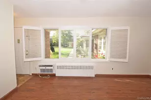 72 Edmunton Dr, North Babylon, NY 11703 - Photo 7