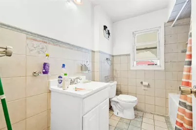 293 Pennsylvania Avenue, Roosevelt, NY 11575 - Photo 9