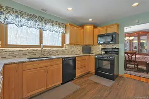 31 Powder Horn Rd, Cortlandt Manor, NY 10567 - Photo 7