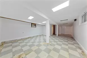 90-37 180th St, Jamaica, NY 11432 - Photo 17